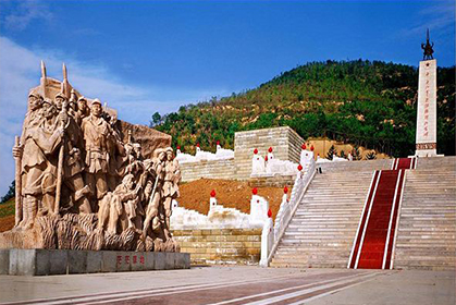 編制長(cháng)征國(guó)家文(wén)化公(gōng)園建設保護規劃，積極促進吳起縣紅色旅遊大發展